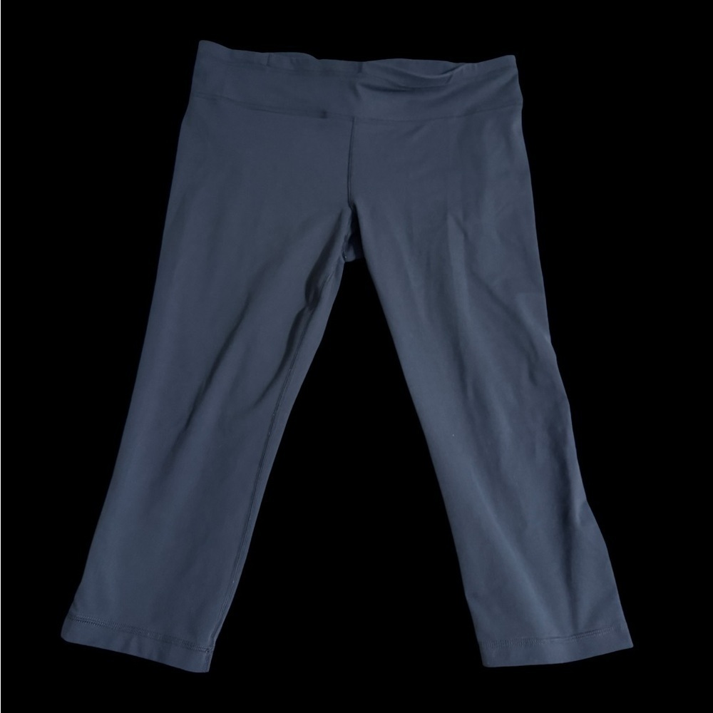 Slate Gray cropped Under Armour Leggings Lg - Picture 1 of 5